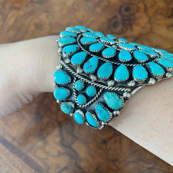 💛 SOLD 💛Old Pawn Turquoise Cuff Bracelet - Picture 3 of 5